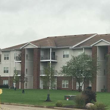 Brookridge Heights Apartments - Bloomington, IL 61704