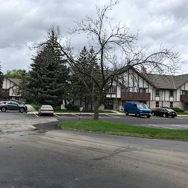 English Meadows Apartments Homes Greenfield Wi 53220