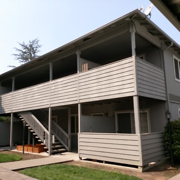 Pine Creek Apartments - Medford, OR 97501