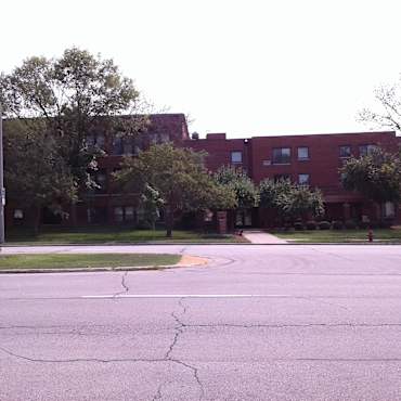 LaFollette Park Apartments - Milwaukee, WI 53214