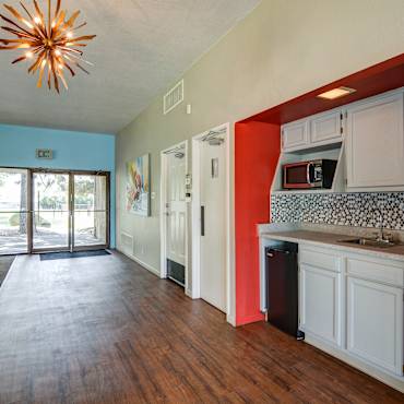 Sun Plaza Apartment - Albuquerque, NM 87109