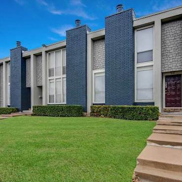 Falls On Clearwood Apartments Richardson Tx 75081