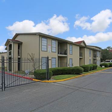 The Wilshire Apartments Lake Charles La 70607