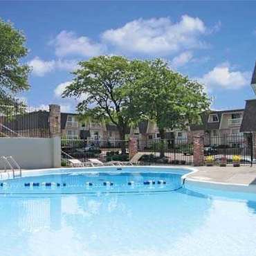 Whispering Pines Townhomes Apartments Omaha Ne 68114
