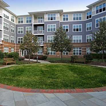Lerner Falls At Flint Hill Apartments Fairfax Va 22030