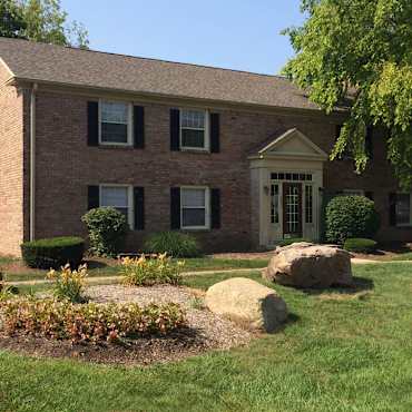 Capital Place Apartments & Townhomes - Indianapolis, IN 46227