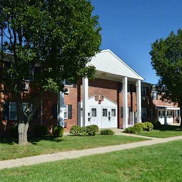 Pet Friendly Apartments For Rent In Levittown Pa