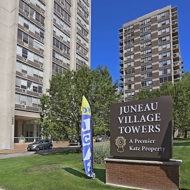 Juneau Village Towers Apartments Milwaukee Wi 53202
