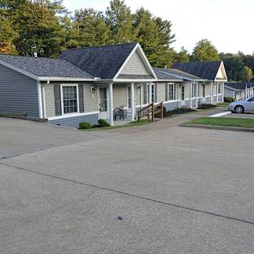 Rolling Hills Townhomes Amp Cottages Apartments
