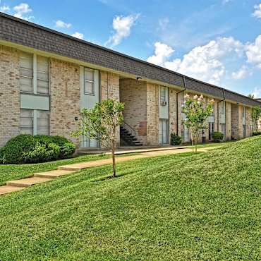 Estrella Apartments - Dallas, TX 75236