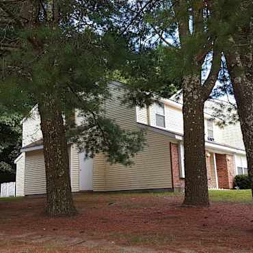 Trident Park Apartments - Groton, CT 06340