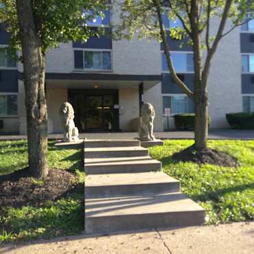 SOHO TOWERS Apartments - Saint Louis, MO 63112