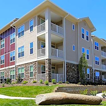 Rock Creek At Ballantyne Commons Apartments Charlotte