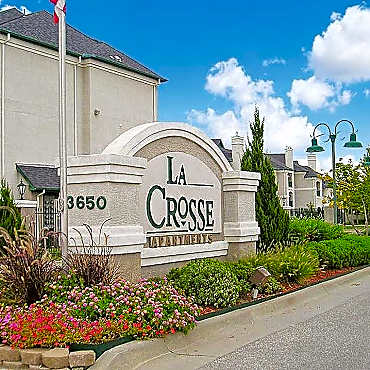 Lacrosse Apartments Amp Carriage Homes Wichita Ks 67220