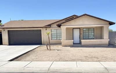 353 S Bingham Dr Somerton, AZ 85350 - Home For Rent 