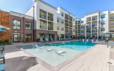 Elevate 114 Apartments For Rent - Lees Summit, MO 