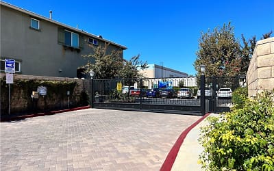 Apartments for Rent in West Hills, CA