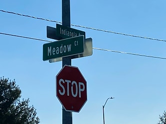 2000 Meadow Ct - Des Moines, IA