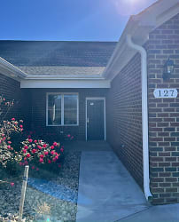 127 Villa Oak Cir - Bedford, VA