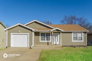 1864 Gates Dr W - Platte City, MO