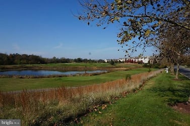 43212 Golf View Dr - Chantilly, VA