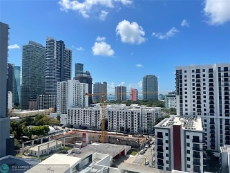 1010 SW 2nd Ave #1402 - Miami, FL
