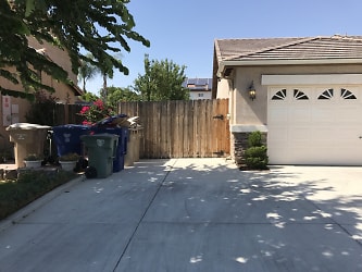 12118 Great Country Dr - Bakersfield, CA
