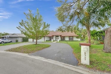 8922 NW 50th Court - Coral Springs, FL