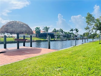 5403 SW 3rd Ave - Cape Coral, FL