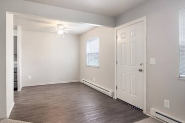 Colony Club Apartments And Townhomes - Bedford, OH