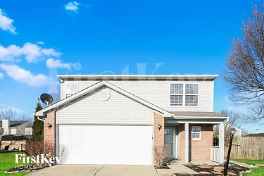11975 Cat Tail Ct - Noblesville, IN