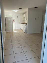 519 NW 8th Ave #2 - Fort Lauderdale, FL