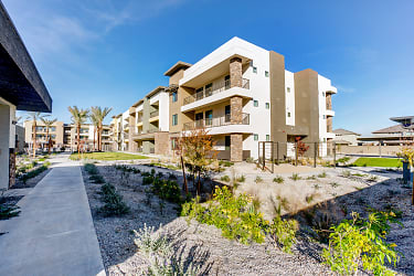 Acero On Roosevelt Apartments - Goodyear, AZ