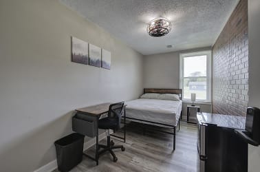 Room For Rent - Adairsville, GA