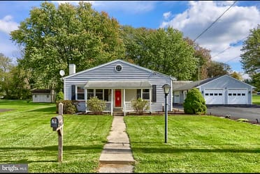 21 Lucy Ave - Hummelstown, PA