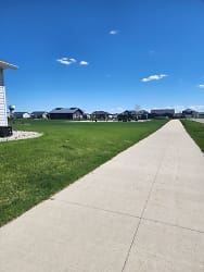 1318 4th St NW - West Fargo, ND