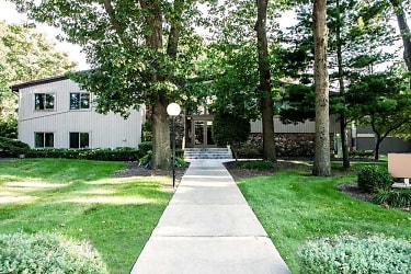 Woodlake Village Apartments - Gary, IN