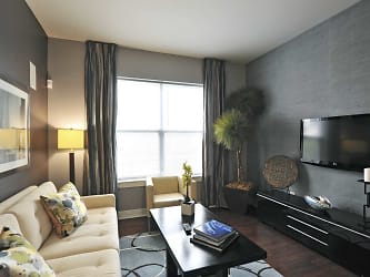 201 Twenty One Apartments - Norfolk, VA