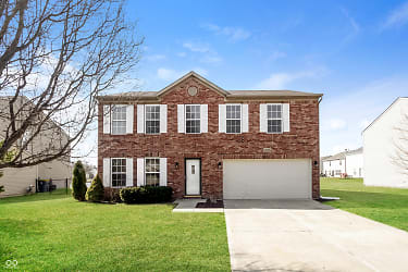 5616 Woodland Trace Blvd - Indianapolis, IN