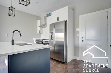 2219 N Clybourn Ave unit 303 - Chicago, IL