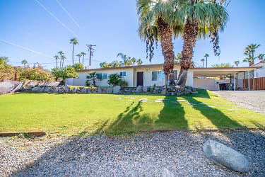 68177 Mountain View Rd - Cathedral City, CA