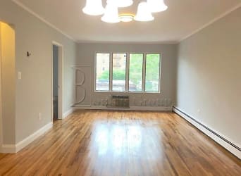 21-15 32nd St unit 3 - Queens, NY