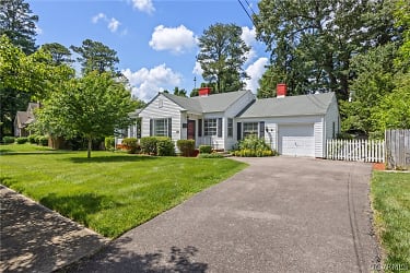 208 Marvin Ave - Colonial Heights, VA
