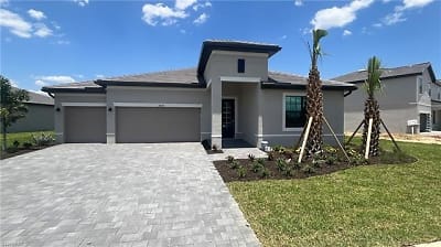 10859 Timber Creek Dr - Fort Myers, FL
