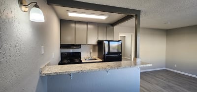 The Buckeye-Clay Collection Apartments - Redding, CA