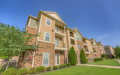 Chenal Pointe At The Divide Apartments - Little Rock, AR