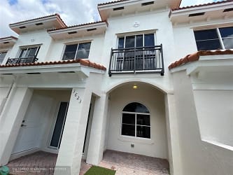 3623 NW 30th Ct - Oakland Park, FL