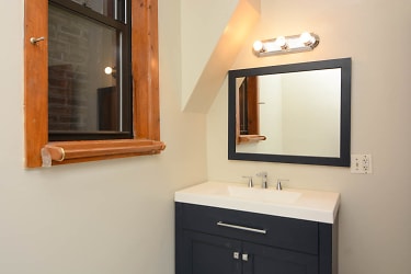 2825 N Milwaukee Ave unit 3 - Chicago, IL