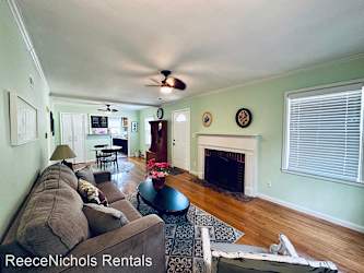 4921 W 51st St - Roeland Park, KS