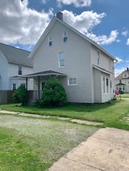 2325 Clyde Pl SW - Canton, OH